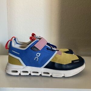 On Running kids cloud play sneakers size 3